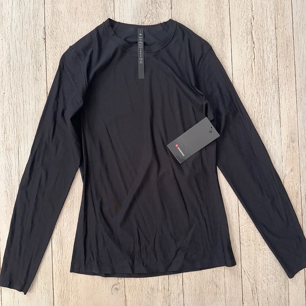 Mens Lululemon black long sleeve shirt